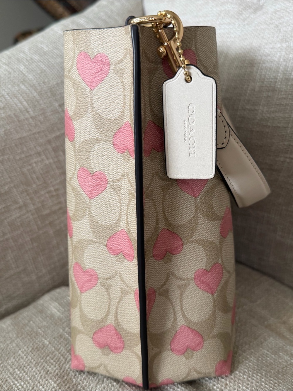 Coach Beige Signature Crossbody with Pink Heart Print - Picture 3 of 12